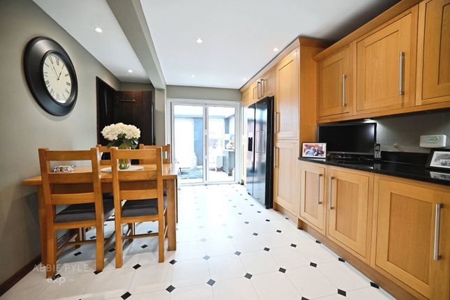 1, Goldsworth Drive, Rochester photo 4