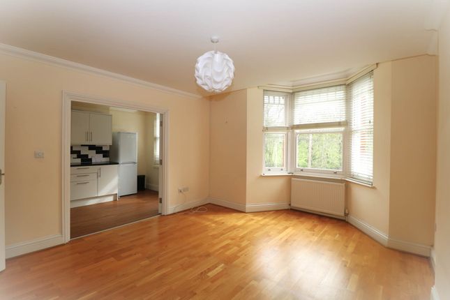Flat to rent in Hammers Lane, London