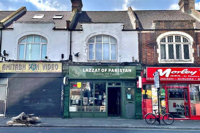 Retail premises to let in London Road, London