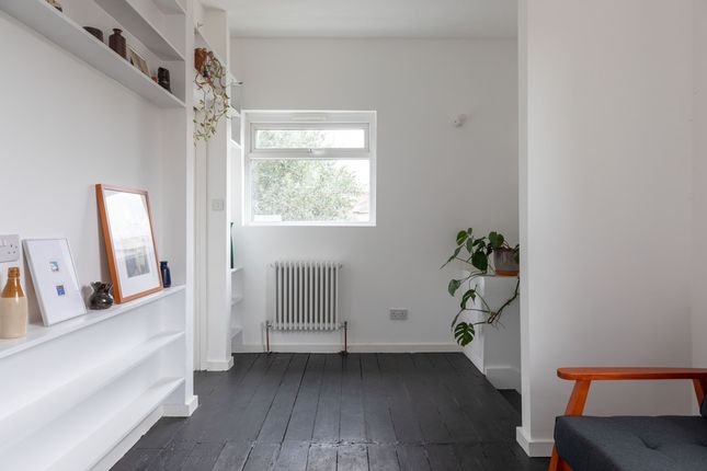 Flat for sale in Harcourt Road, Brockley
