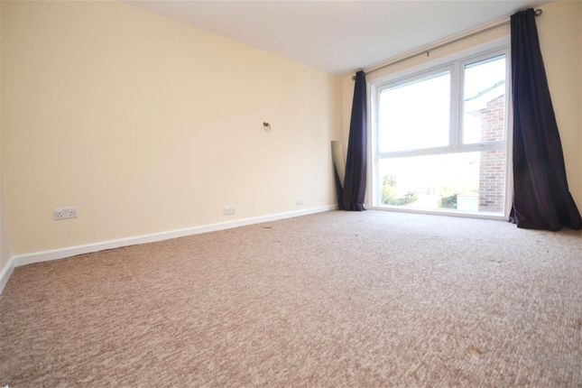 62, Oakley Close, Middlesex photo 4