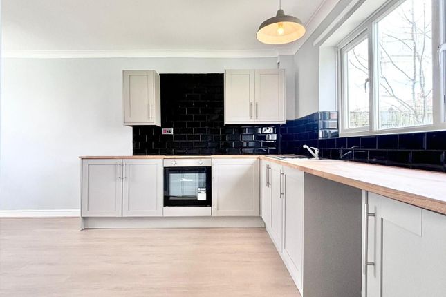 13, Raglan Close, Stockton-On-Tees photo 2