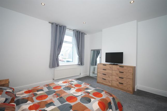 Terraced house to rent in Manchester Road, Millhouse Green, Sheffield