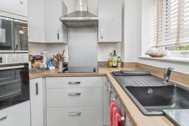 Flat 13, Jupiter House, 16, Hindhead Knoll, Milton Keynes photo 4