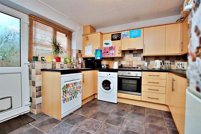 15, Meryfield Close, Borehamwood photo 3