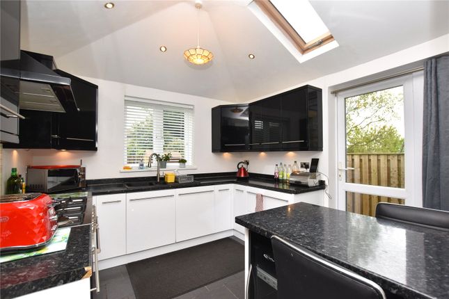 14, Moorland Drive, Leeds photo 3