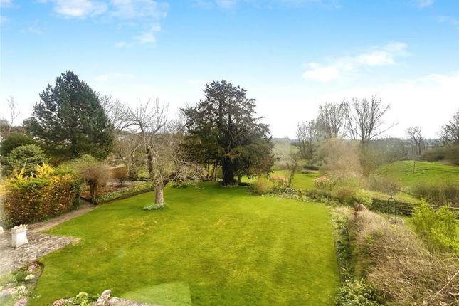 Yew Tree Cottage, 3 Castle Lane, Aylesbury photo 4
