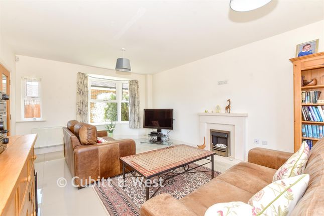 7, Oakford Park, Chichester photo 3