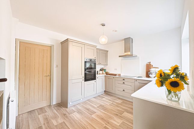 36 Gayton Parkway, Wirral photo 4