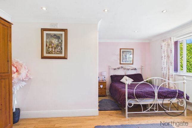30 Twinsburn Road, Newton Aycliffe photo 4