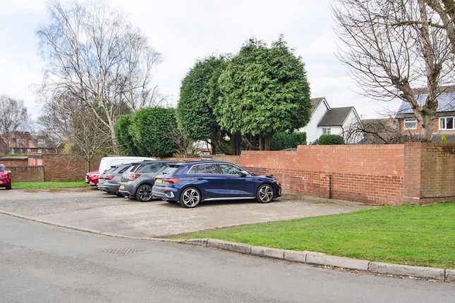 Flat for sale in Leighswood Road, Aldridge, Walsall