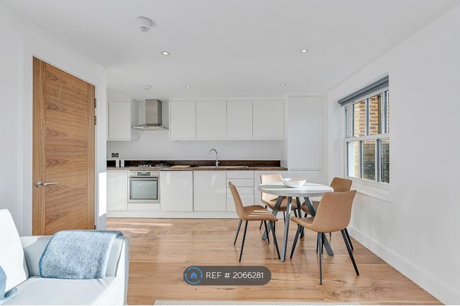 Thumbnail Flat to rent in Chiswick High Road, London