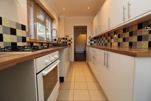 132, COLCHESTER photo 2