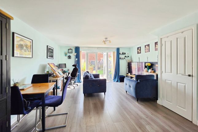 74, Geneva Way, Biddulph photo 4
