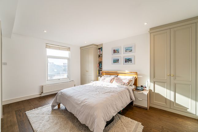 59F, Battersea Rise, London photo 2