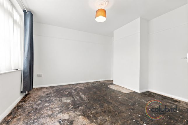 4, Fortin Path, South Ockendon photo 4