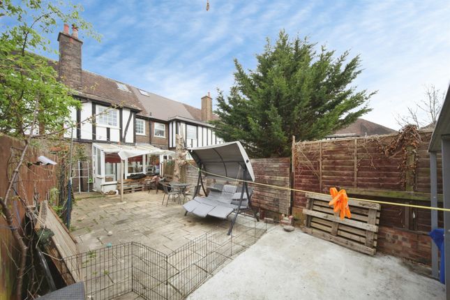 118, Limbury Road, Luton photo 2