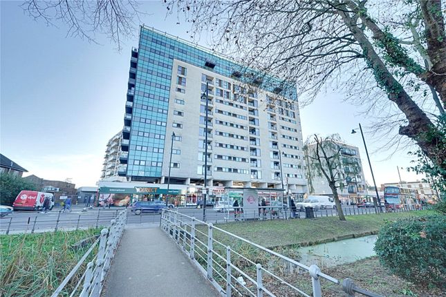 Thumbnail Flat for sale in Pinnacle House, 6A Colman Parade, Enfield