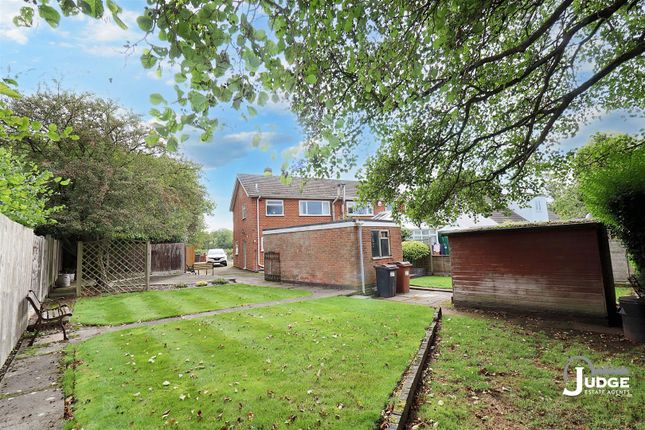 Woolacombe, Merrylees Road, Thornton photo 3