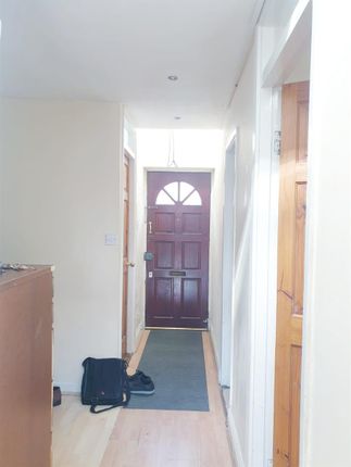 Oakshott Court, London photo 5