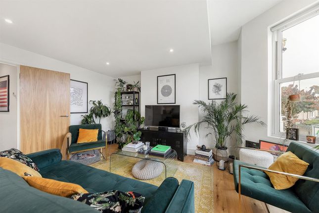 Thumbnail Flat to rent in Arodene Road, London