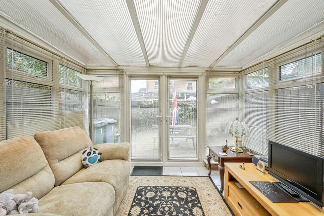7, Chelwood Court, Doncaster photo 4
