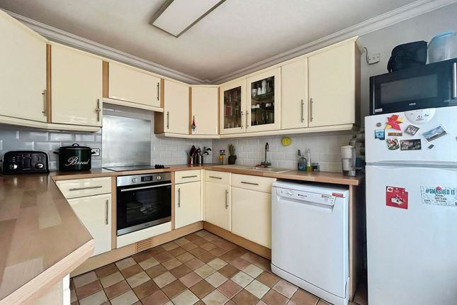 46 Maerdy Park, Bridgend photo 3