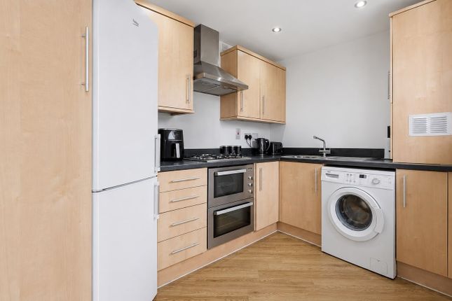 6, Priestley Road, Stevenage photo 4