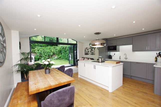 2, Three Sisters Road, Swindon photo 4