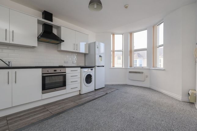 Flat 4, 6 Higher Tower Road, Newquay photo 2