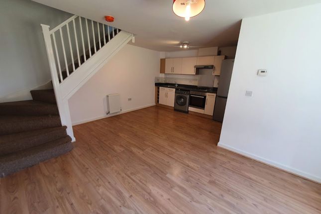 17 Becketts Close, Grantham photo 3
