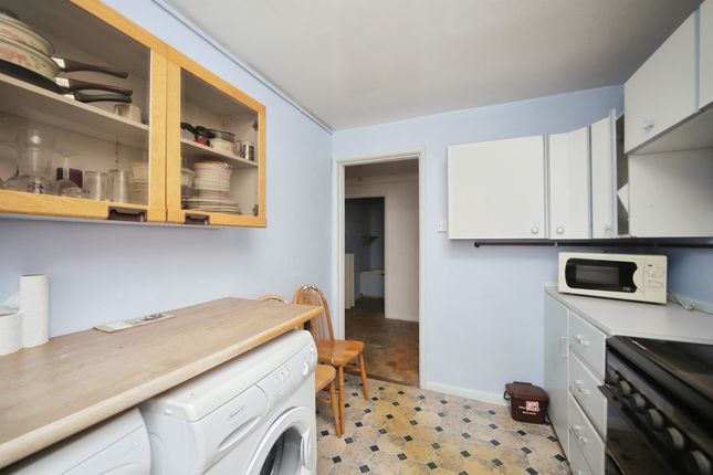 12a, Blackmoor Road, Taunton photo 2
