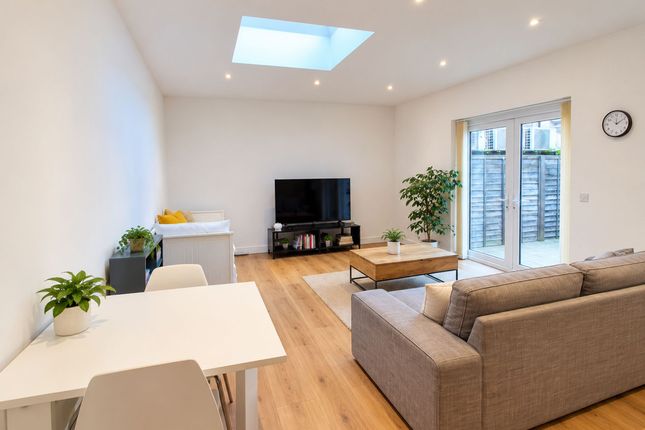 Flat 1, 81 George Lane, London photo 2