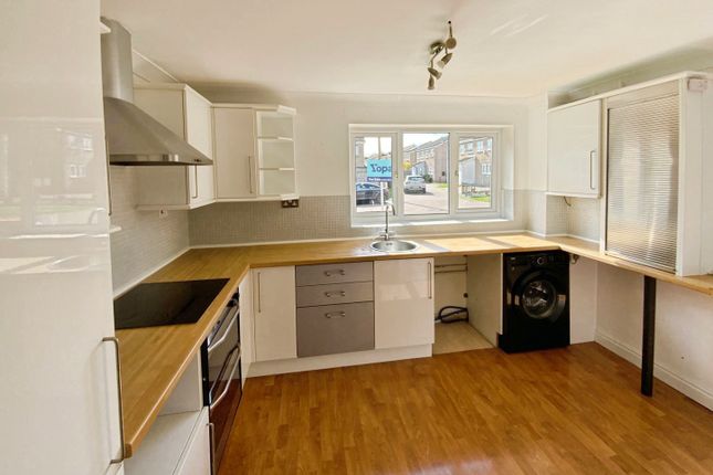 21, Swainby Close, Hull photo 3
