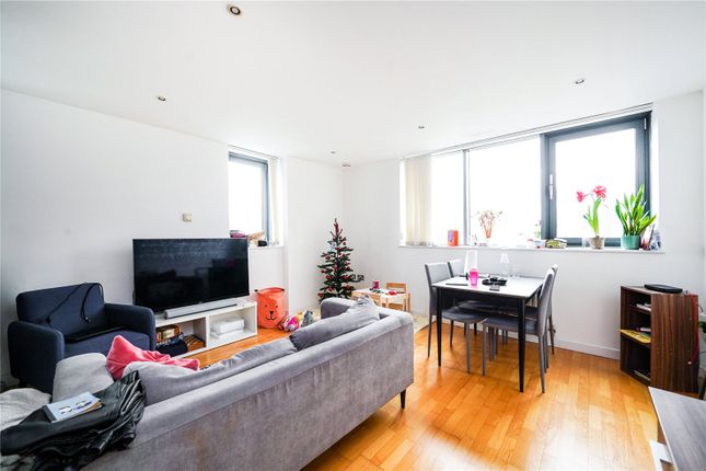 Flat for sale in 187 East India Dock Road, London