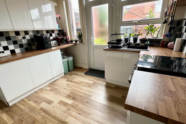 2, Green Avenue, Blackpool photo 4
