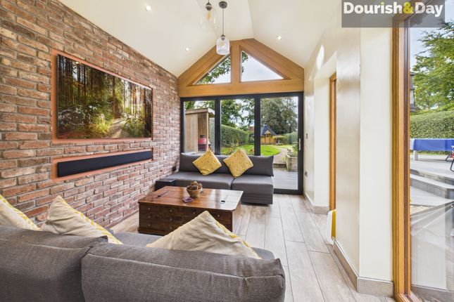 201 School Lane, Market Drayton photo 4