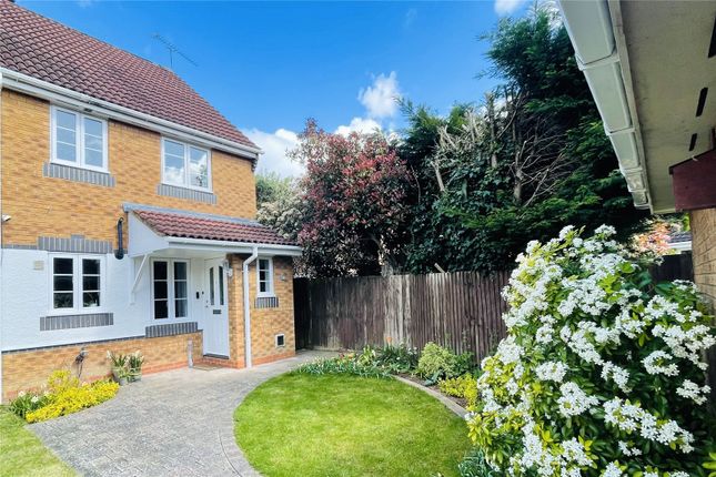 End terrace house for sale in Southern Way, Farnborough, Hampshire