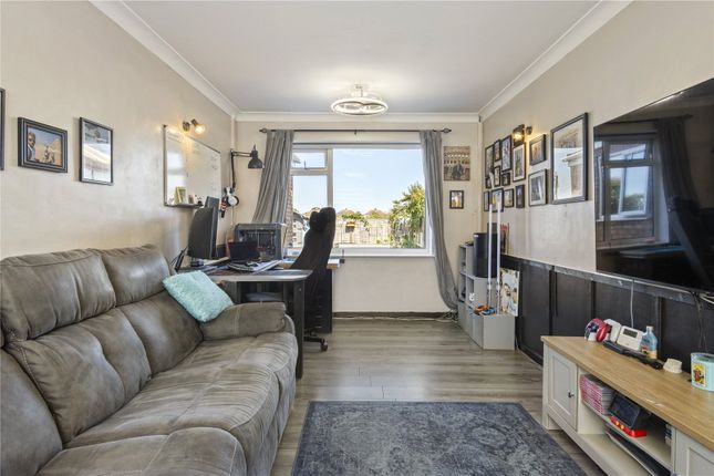 31, Colin Avenue, N E Lincs photo 4