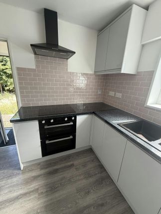 435 Uttoxeter Road, Blythe Bridge, Stoke-on-Trent photo 4