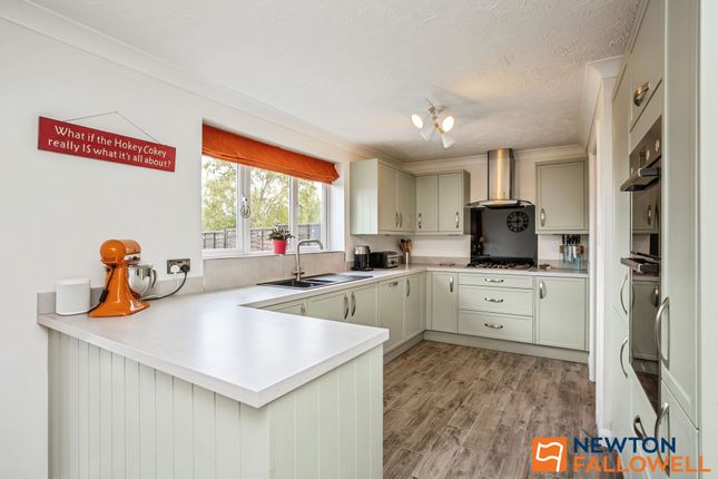 7 Dover Close, Grantham photo 4