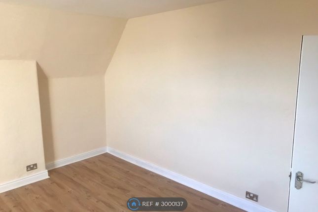Flat, East Parade, Harrogate photo 3