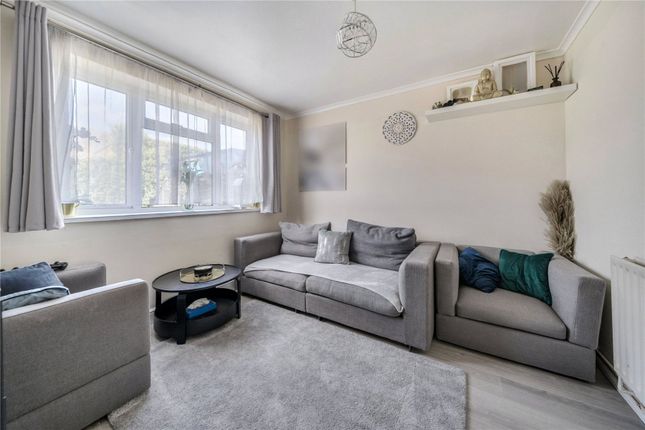 23, Rutherwyk Road, Surrey photo 3