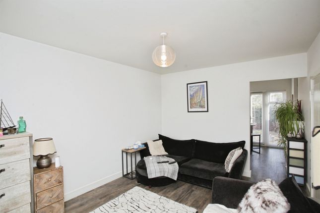 11, Kerry Hill Drive, Rugby photo 3