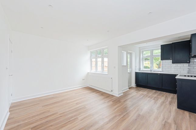 48, Brinkley Road, Worcester Park photo 2