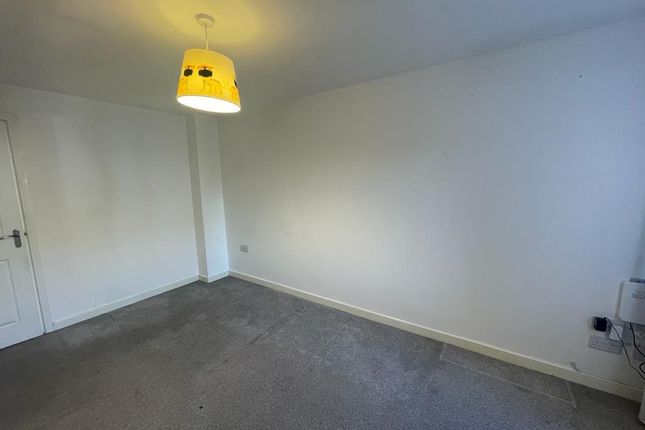 30, COVENTRY photo 5