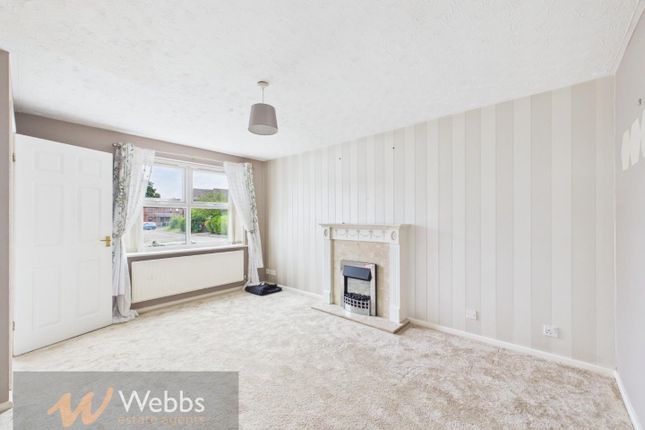 27, Clayhanger Lane, Walsall photo 2