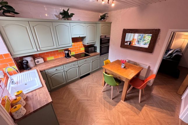 56 Market Street, High Peak photo 2