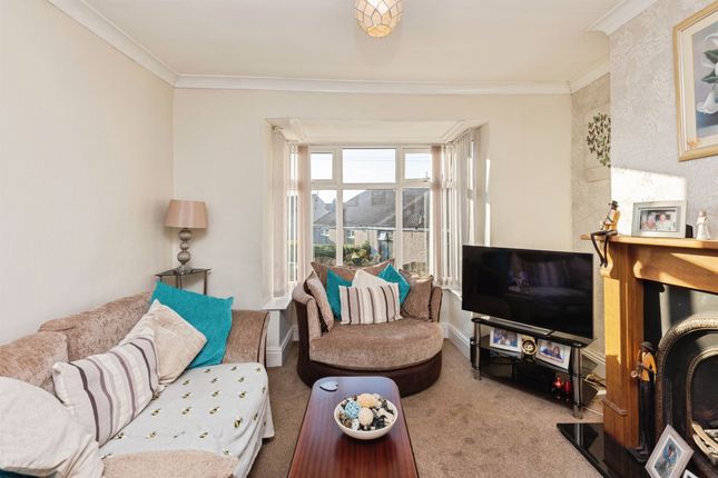 12, Jer Grove, Bradford photo 3