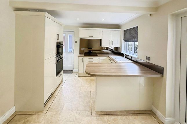14, Paddock Close, South Yorkshire photo 2